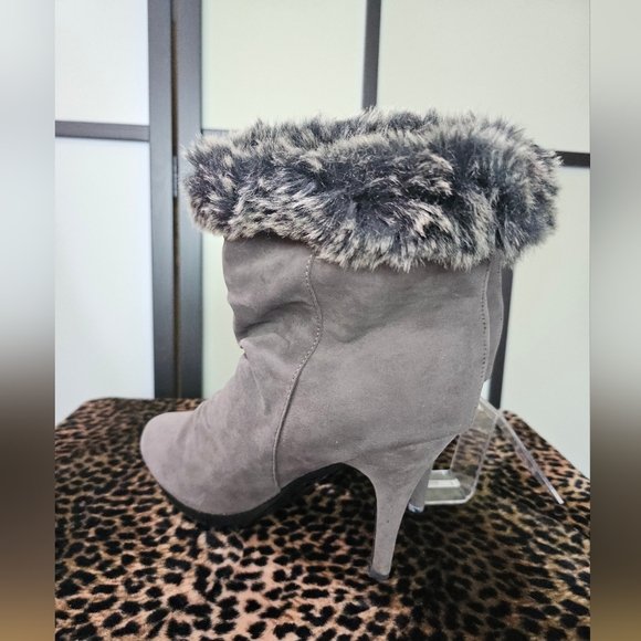 FASHIONABLE WOMAN STEVE MADDEN GRAY HIDDEN PLATFORM  ANKLE BOOTIES SIZE 11 - Picture 2 of 10
